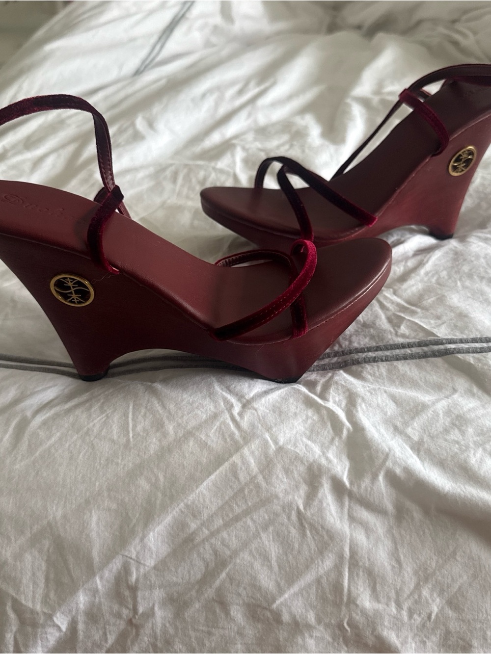 Ladies Burgundy Wedge Sandals - Velvet Straps geisha wooden